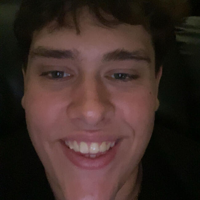 Babysitter in Cairns: Dustin