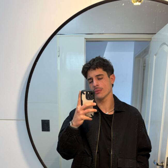 Trabajo para niñera en Morón: Luciano