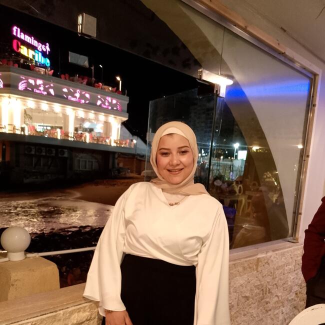 جليسة أطفال في الجيزة: فاطمه