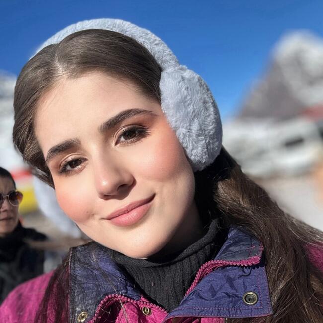 Babysitter in Curitiba: Gabriela