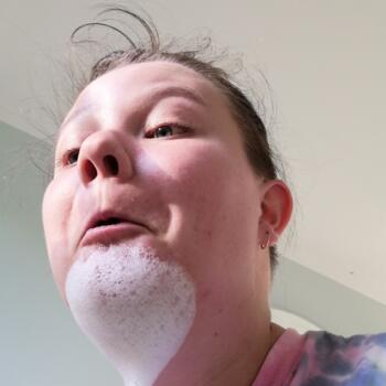 Babysitter in Hamilton: Brya