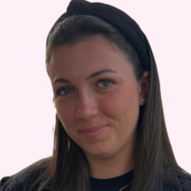 Babysitter in Villars-les-Dombes: Inès