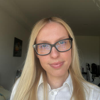 Babysitter in Rio Tinto: Liliana