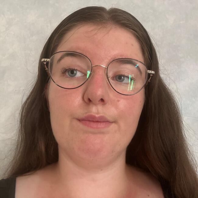 Babysitter in Saint-Julien-de-Concelles: Manon