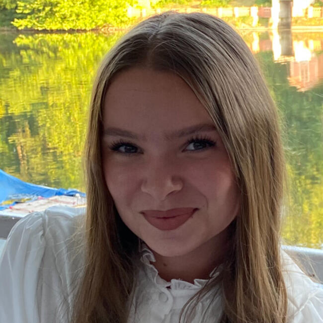 Babysitter in Tours: Amélie