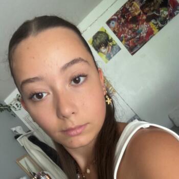 Babysitter in Niort: Helena