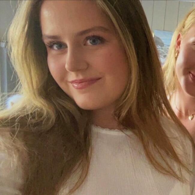 Babysitter in Oslo: Alma