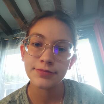 Babysitter in Château-Renault: Ambre