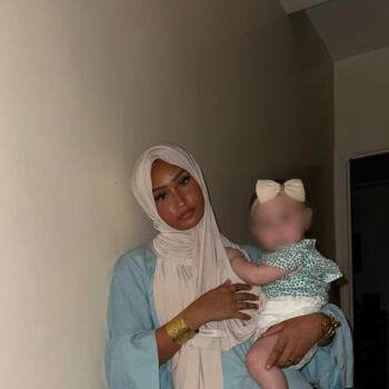 Babysitter em Bruxelas: Nisrine