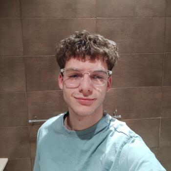 Babysitter in Lévis-Saint-Nom: Hugo