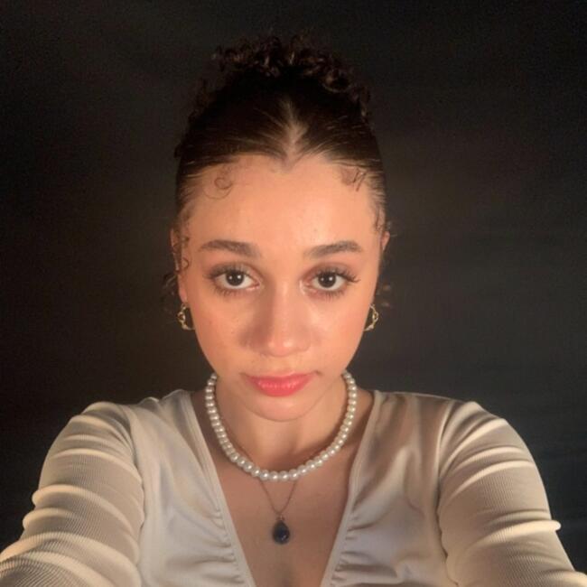 Babysitter in Caen: Naïla