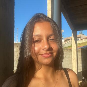 Babá em Carandaí: Ana