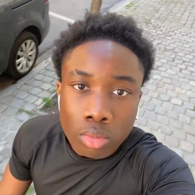 Babysitter in Ixelles-Elsene: Dominic