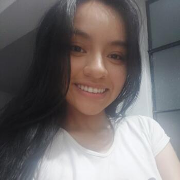 Babysitter Lima: Alison