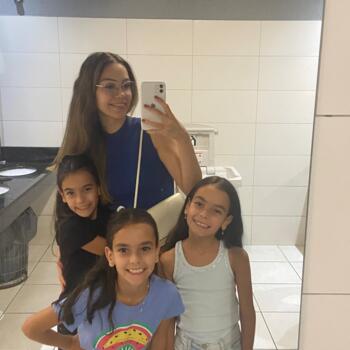 Babysitter in Cascavel: Amanda