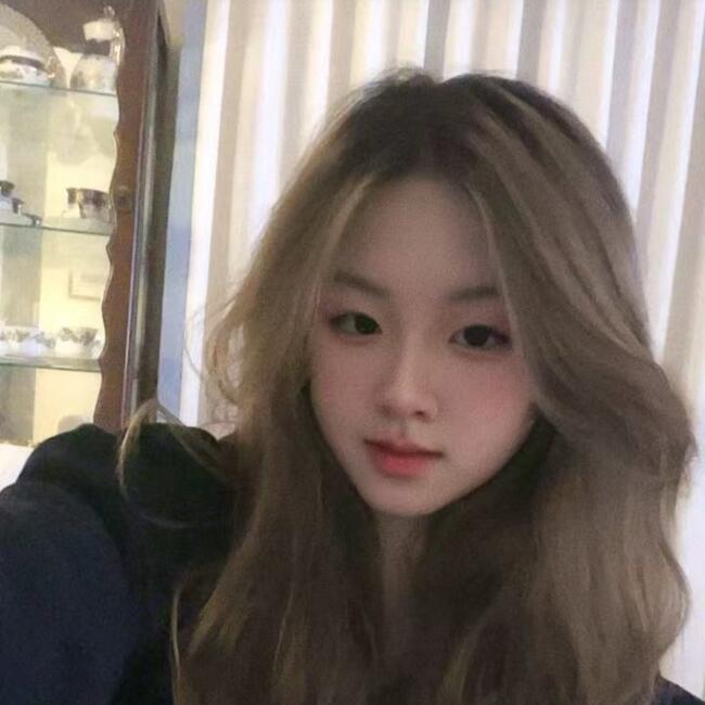 Babysitter in Hamilton: Ella