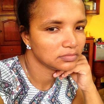 Babysitter Manaus: Carliane