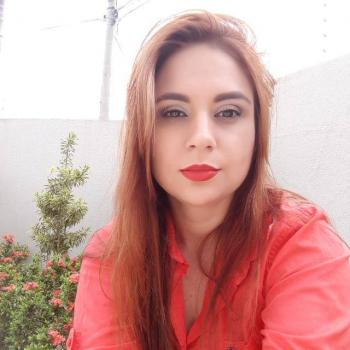 Emprego de babá Goiânia: emprego de babá Hellem