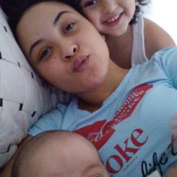 Emprego de babá Itapema: emprego de babá Joiciane