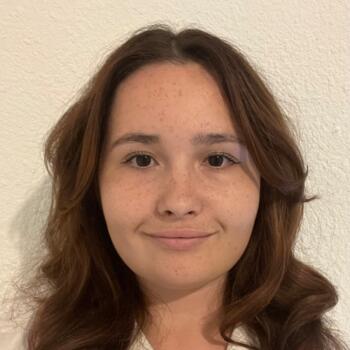 Babysitter Bellegarde: Carla