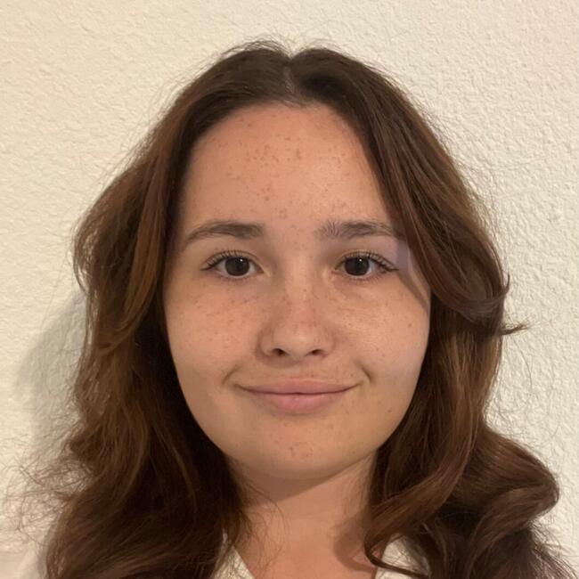 Babysitter in Bellegarde: Carla