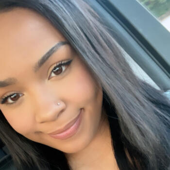 Babysitter in Columbia: Tori