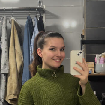 Babysitter in Courrières: Kelly