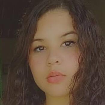 Babá em Maceió: Camille