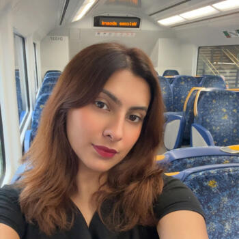 Chůva v Sydney: Puja