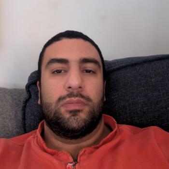 وظيفة جليسة أطفال في القاهرة: فرص عمل كجليسة أطفال Ahmed