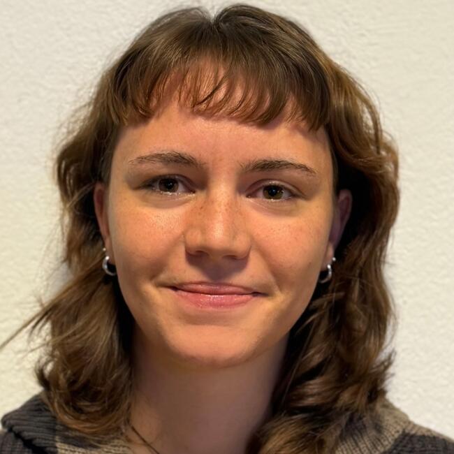 Babysitter in Fribourg: Lucie