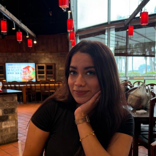 位于新加坡的临时保姆: Monisha