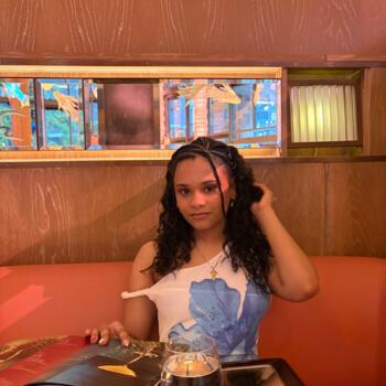 Babysitter Perth Amboy: Maite
