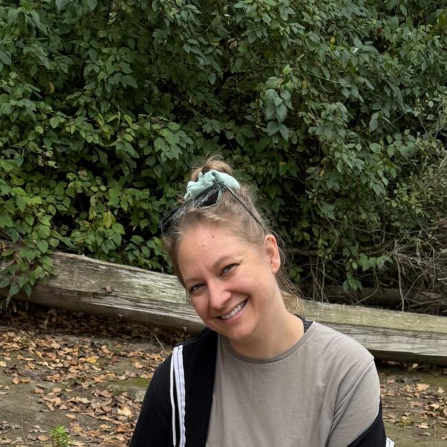 Babysitter in Surrey: Rebecca