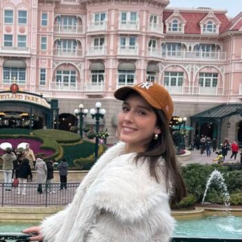 Babysitter Paredes: Maria