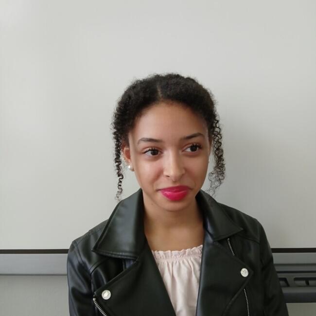 Babysitter a Cardano al Campo: Crystal