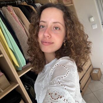 Babysitter in Saint-Martin-le-Beau: Délinda