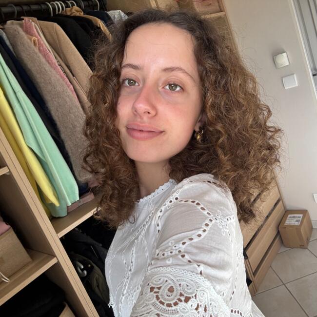 Babysitter in Saint-Martin-le-Beau: Délinda