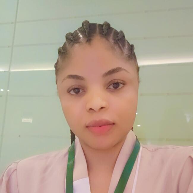 جليسة أطفال في دبي: Gladys