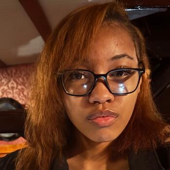 Babysitter in The Bronx: Kayla