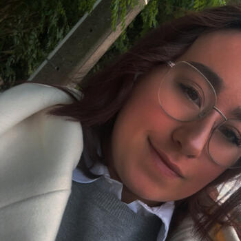 Babysitter in Chapelle-lez-Herlaimont: Maeva