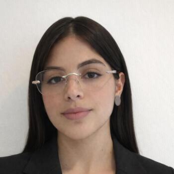 Babysitter Recife: Tatiane