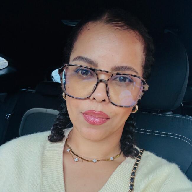 Babysitter in Milton Keynes: Navina