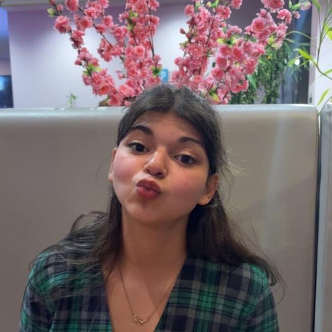 Babysitter in Achères: Lina