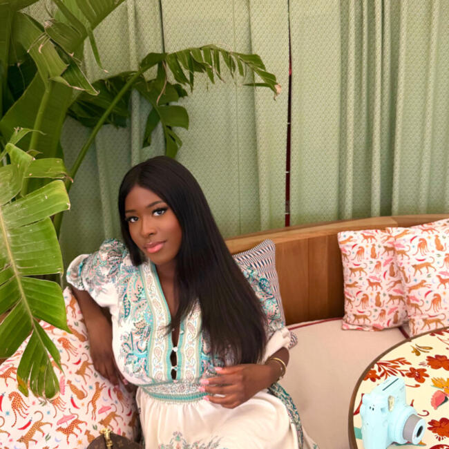 Babysitter in Cannes: Latifa