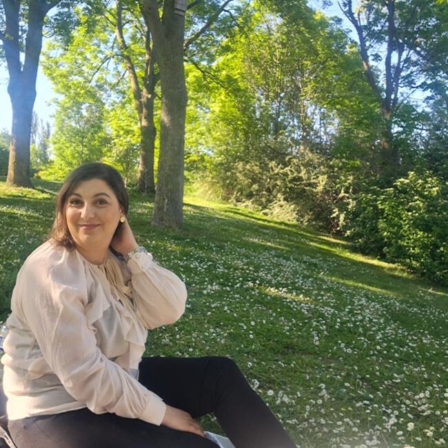 Babysitter in Créteil: Maya