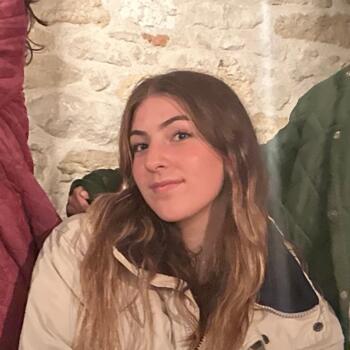 Babysitter in Paris: Emma