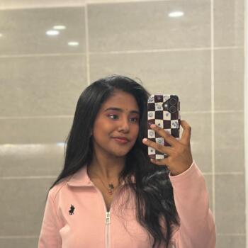 Babysitter in Tanjung Tokong: Vanesha