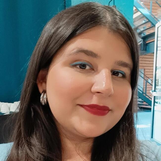 Babysitter in Paris: Deepti