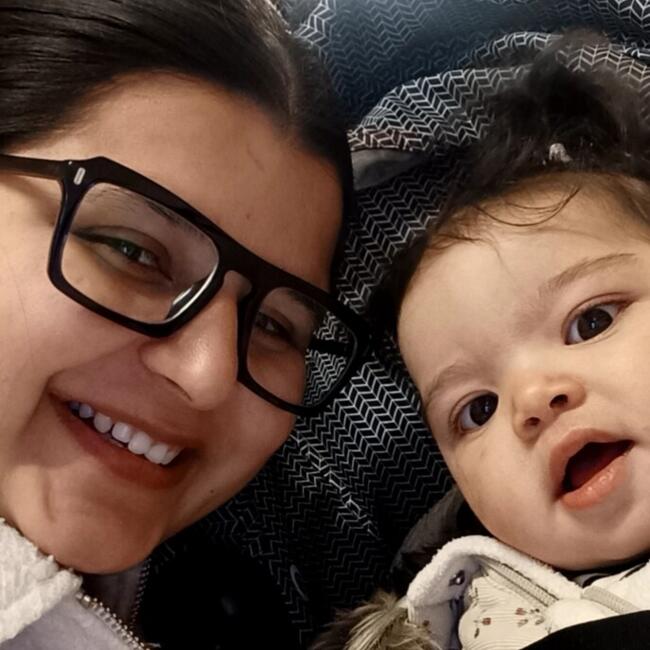 Babysitter in Paris: Deepti